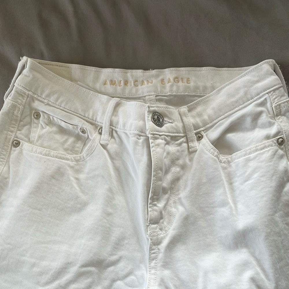 White Low Rise American Eagle Jeans Size:0